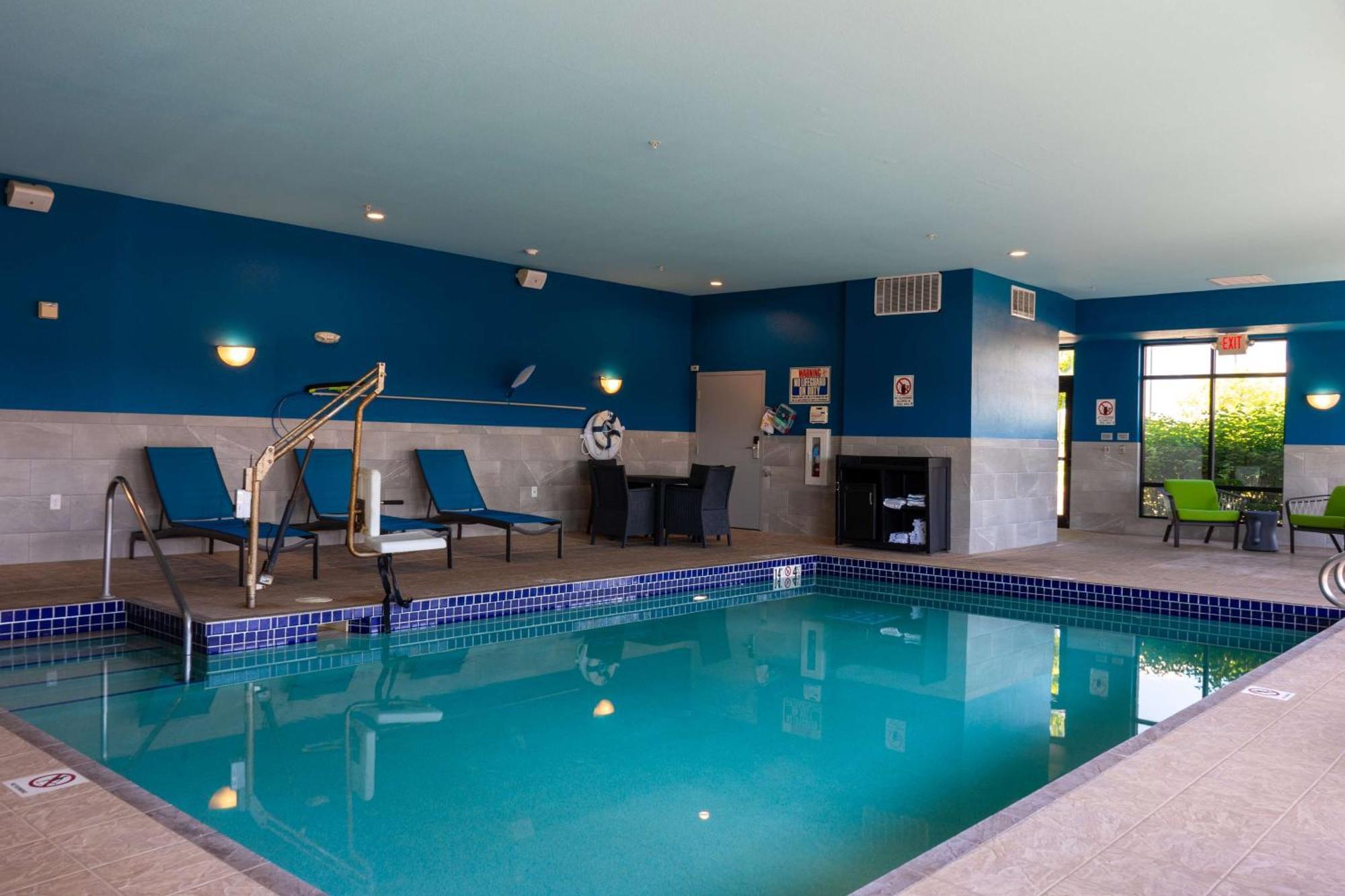 Hampton Inn Elkhorn Lake Geneva Area Dış mekan fotoğraf